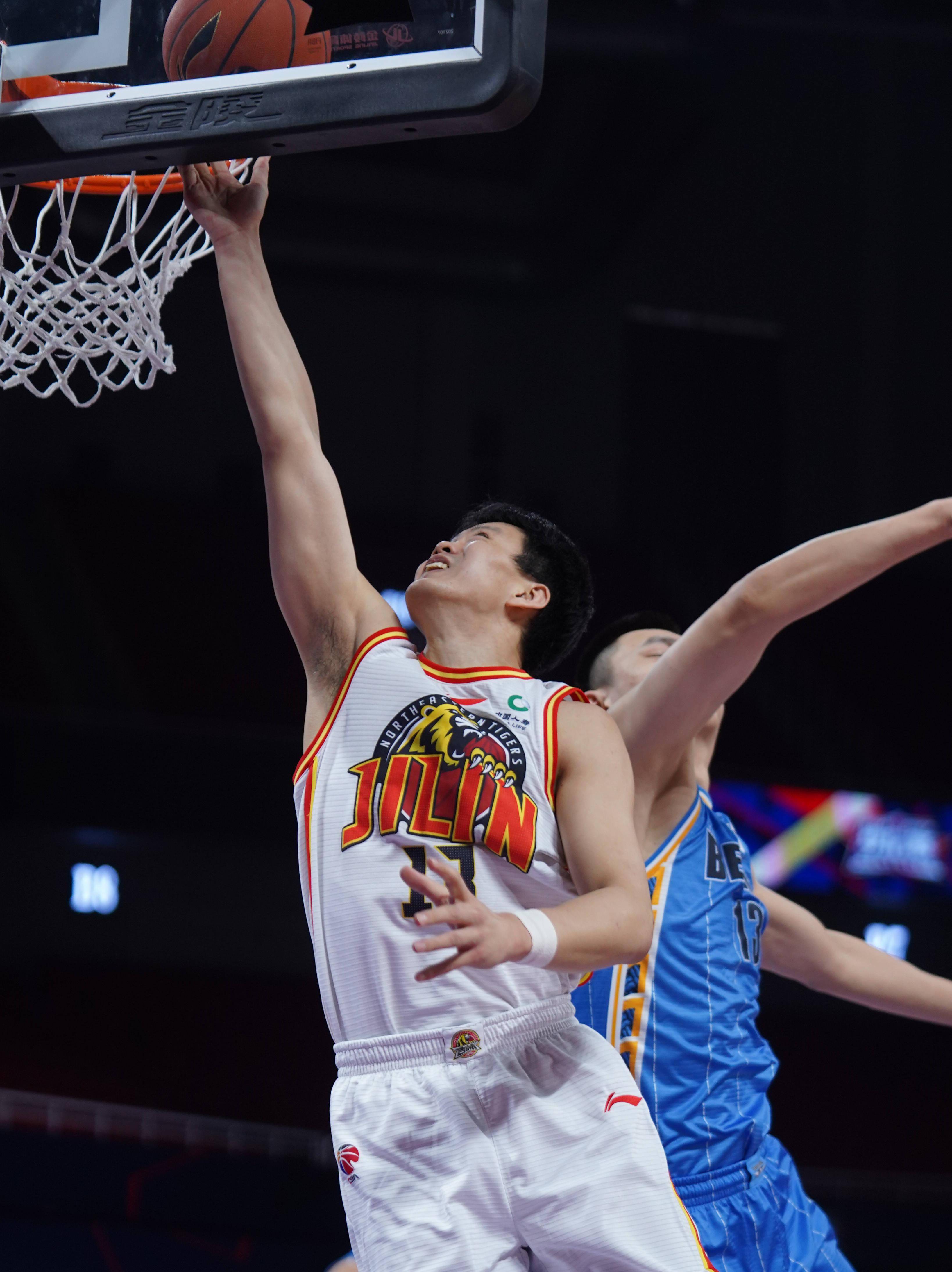 雷竞技竞猜关于莱比锡清晨豪取连胜；志在CBA季后赛名次提升；目标明确；资深球员宣示担当的信息